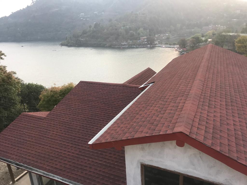 Rs 5 crore – Cottage in 11.5 nali land in a premium location in Bhimtal